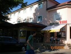 CAFFE BAR " KUM "